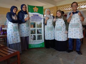 Dosen FH Unsyiah Dampingi Industri Rumahan Perempuan di Aceh Besar